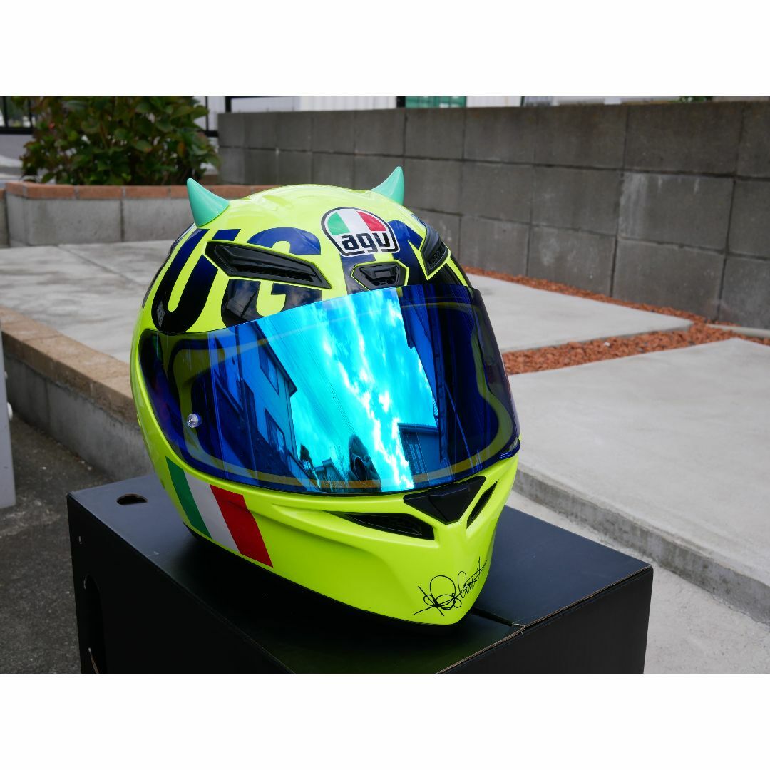 AGV 新品ライトスモーク・ブルーミラーシールド K1/K1S/K3SV/K5S AGV 新品ライトスモーク・ブルーミラーシールド K1/K1S/K3SV/K5S