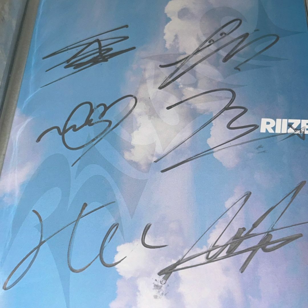 RIIZE 直筆サイン「RIIZING」Collect Book ver.の通販 by てでぃ RIIZE 直筆サイン「RIIZING」Collect Book ver.の通販 by てでぃ