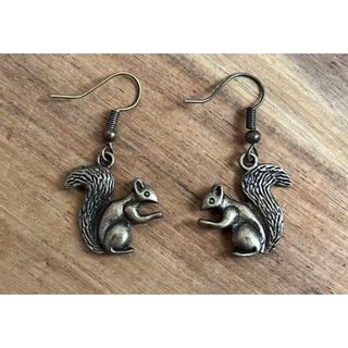 【新品】リスのピアス(ピアス)