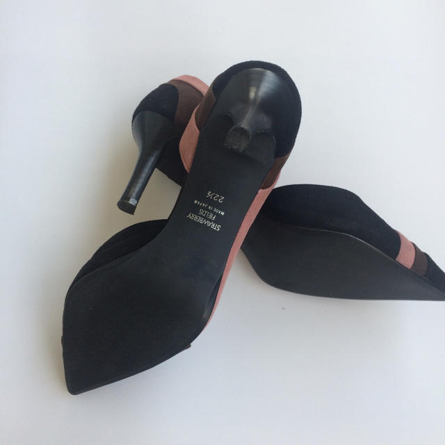 DIANA(ダイアナ)のina様 専用 美脚パンプス 22.5cm レディースの靴/シューズ(ハイヒール/パンプス)の商品写真