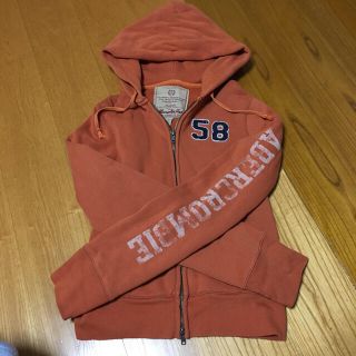 アバクロンビーアンドフィッチ(Abercrombie&Fitch)のアバクロ パーカー オレンジ (パーカー)