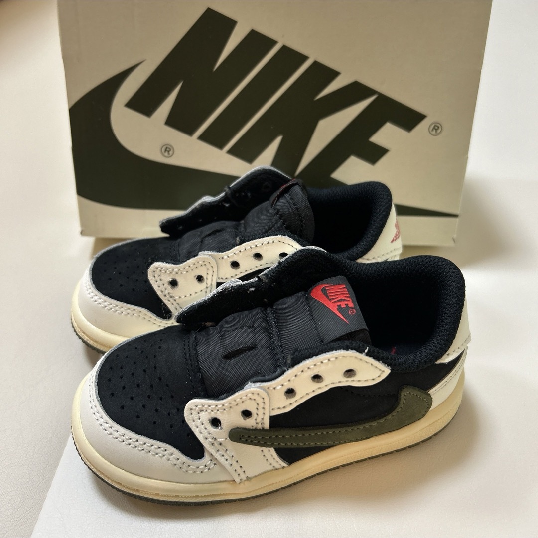 エアジョーダン1 トラヴィススコット オリーブ 幼児 14cm エアジョーダン1 トラヴィススコット オリーブ 幼児 14cm