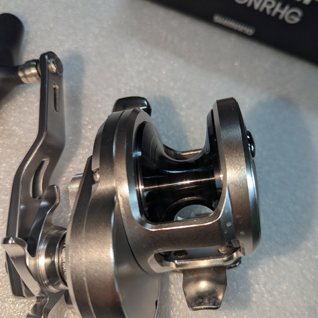 シマノ SHIMANO 17 オシアジガー 2000NR-HG 右巻き 036… シマノ SHIMANO 17 オシアジガー 2000NR-HG 右巻き 036…