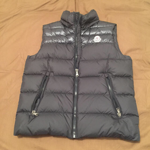 MONCLER(モンクレール)のモンクレールダウン レディースのジャケット/アウター(ダウンベスト)の商品写真