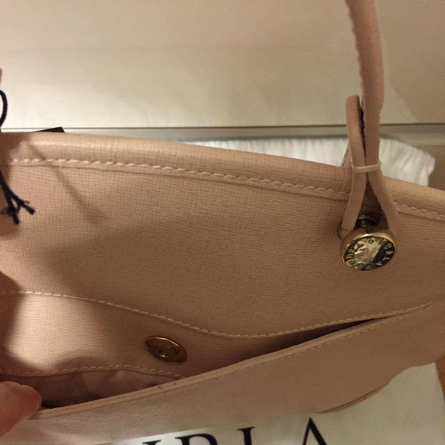 Furla(フルラ)の新品♡ Furla パイパークロスボディバッグピンクベージュ♡ レディースのバッグ(ショルダーバッグ)の商品写真