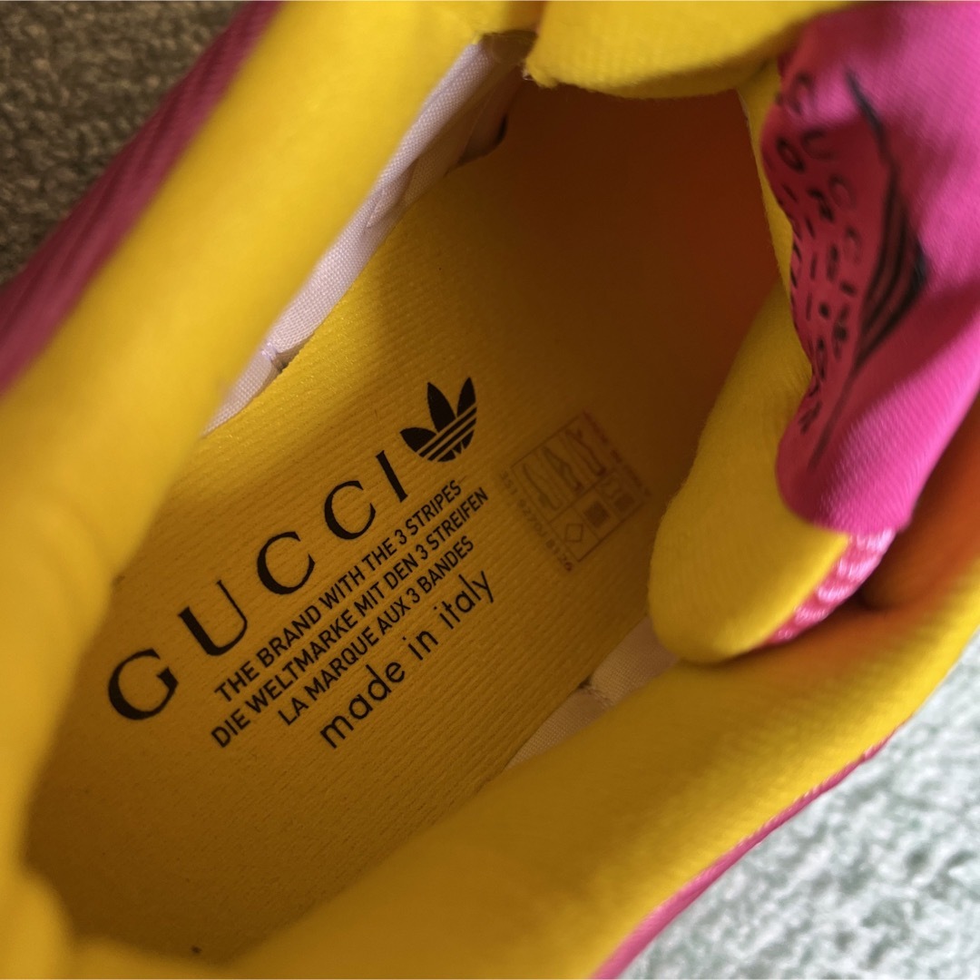 GUCCI - 新品 アディダス×グッチ コラボスニーカー 3 ZX8000 GG GUCCI - 新品 アディダス×グッチ コラボスニーカー 3 ZX8000 GG