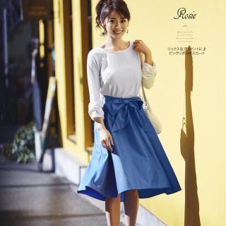 トッコ(tocco)のtocco closet ビッグリボン付スカート 泉里香 ブルー 美人百花(ひざ丈スカート)