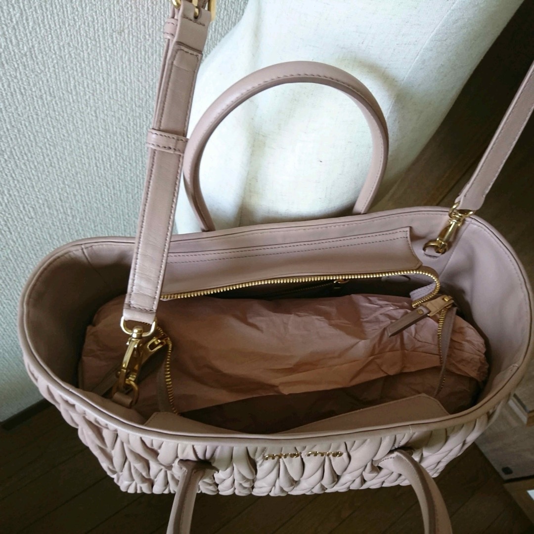 MIU MIU - MIU MIU トートバッグ 新品の通販 by ぴぴ|ミュウ MIU MIU - MIU MIU トートバッグ 新品の通販 by ぴぴ|ミュウ