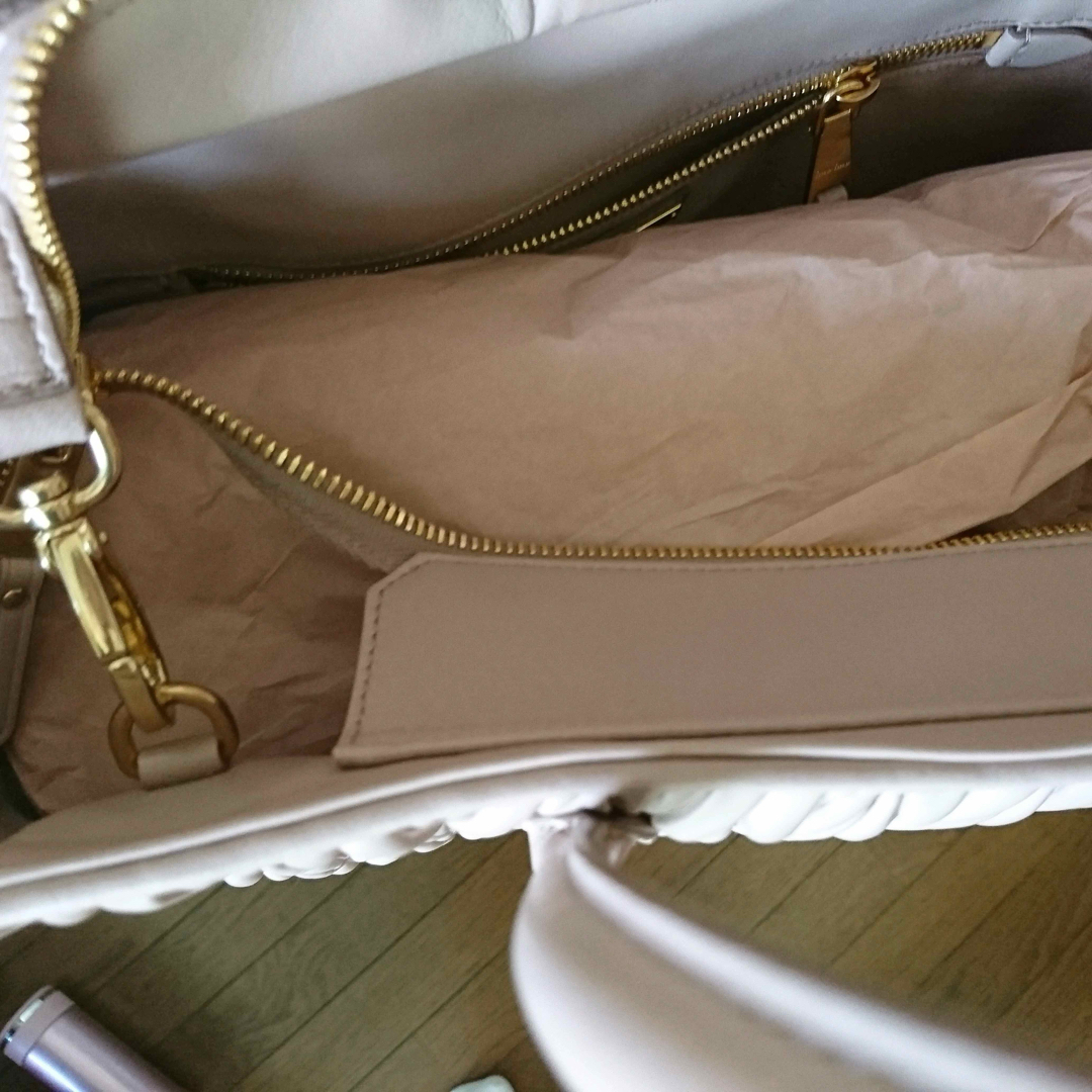 MIU MIU - MIU MIU トートバッグ 新品の通販 by ぴぴ|ミュウ MIU MIU - MIU MIU トートバッグ 新品の通販 by ぴぴ|ミュウ