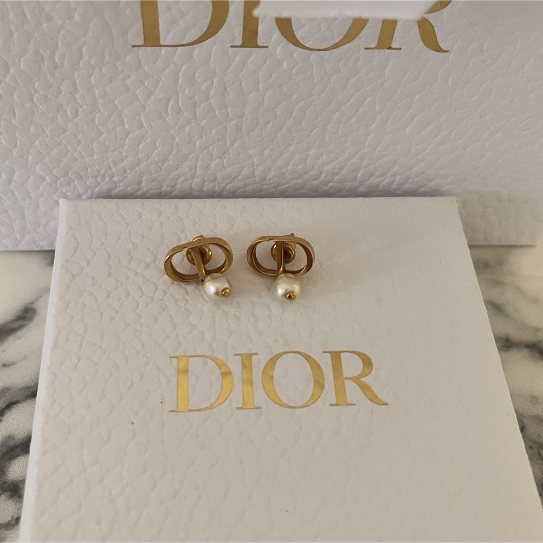 DIOR Petit CD ピアス ゴールド 新品 DIOR Petit CD ピアス ゴールド 新品