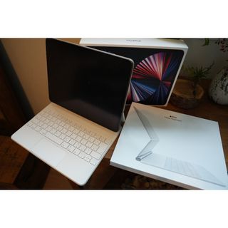 アップル(Apple)の【magic keyboard付】iPadPro12.9 M1 Cellular(タブレット)