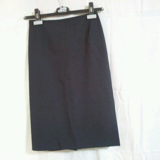 UNTITLED(アンタイトル)の9月12日23時まで300円UNTITLED美ラインタイトスカート     レディースのスカート(ひざ丈スカート)の商品写真