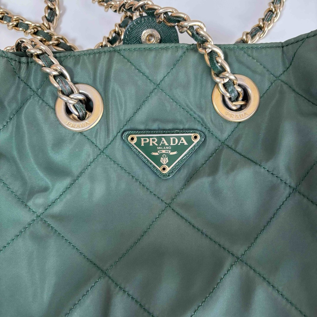 PRADA - プラダ 緑 チェーン ショルダーバッグ ナイロン PRADA - プラダ 緑 チェーン ショルダーバッグ ナイロン