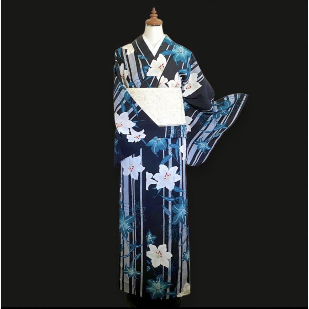 未使用品 高級ブランド浴衣【古今】百合 ストライプ 青黒白☆夏 未使用品 高級ブランド浴衣【古今】百合 ストライプ 青黒白☆夏