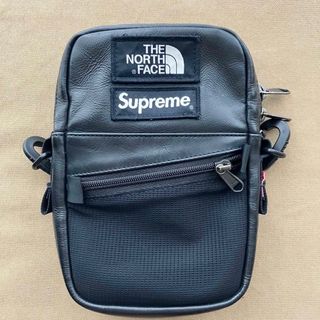 Supreme(レザー ・ ショルダーバッグ)のフリマアイテム一覧 Supreme(レザー ・ ショルダーバッグ)のフリマアイテム一覧