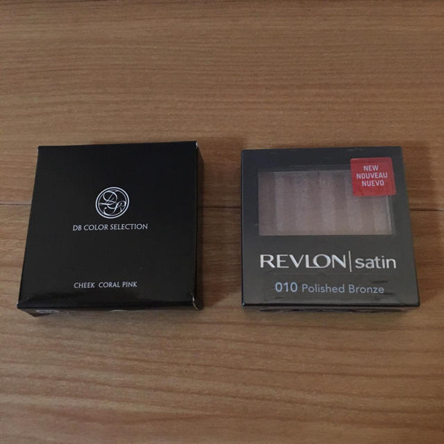 REVLON(レブロン)の値下げ中‼︎ 新品 レブロン アイシャドウ コスメ/美容のベースメイク/化粧品(アイシャドウ)の商品写真