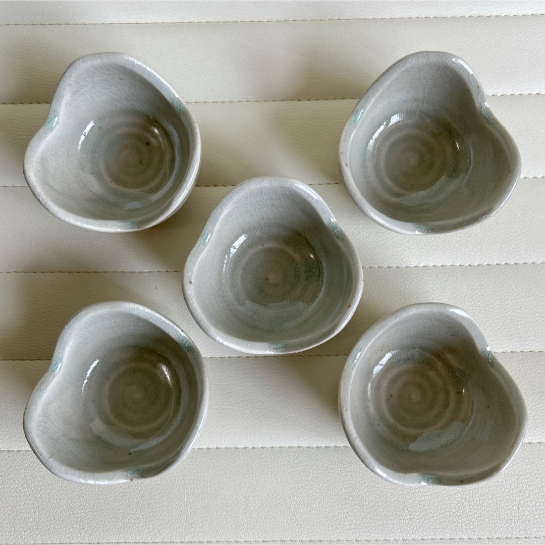 たち吉 - たち吉 橘吉 割山椒 三つ足小鉢揃 5枚セット 和食器 たち吉 - たち吉 橘吉 割山椒 三つ足小鉢揃 5枚セット 和食器