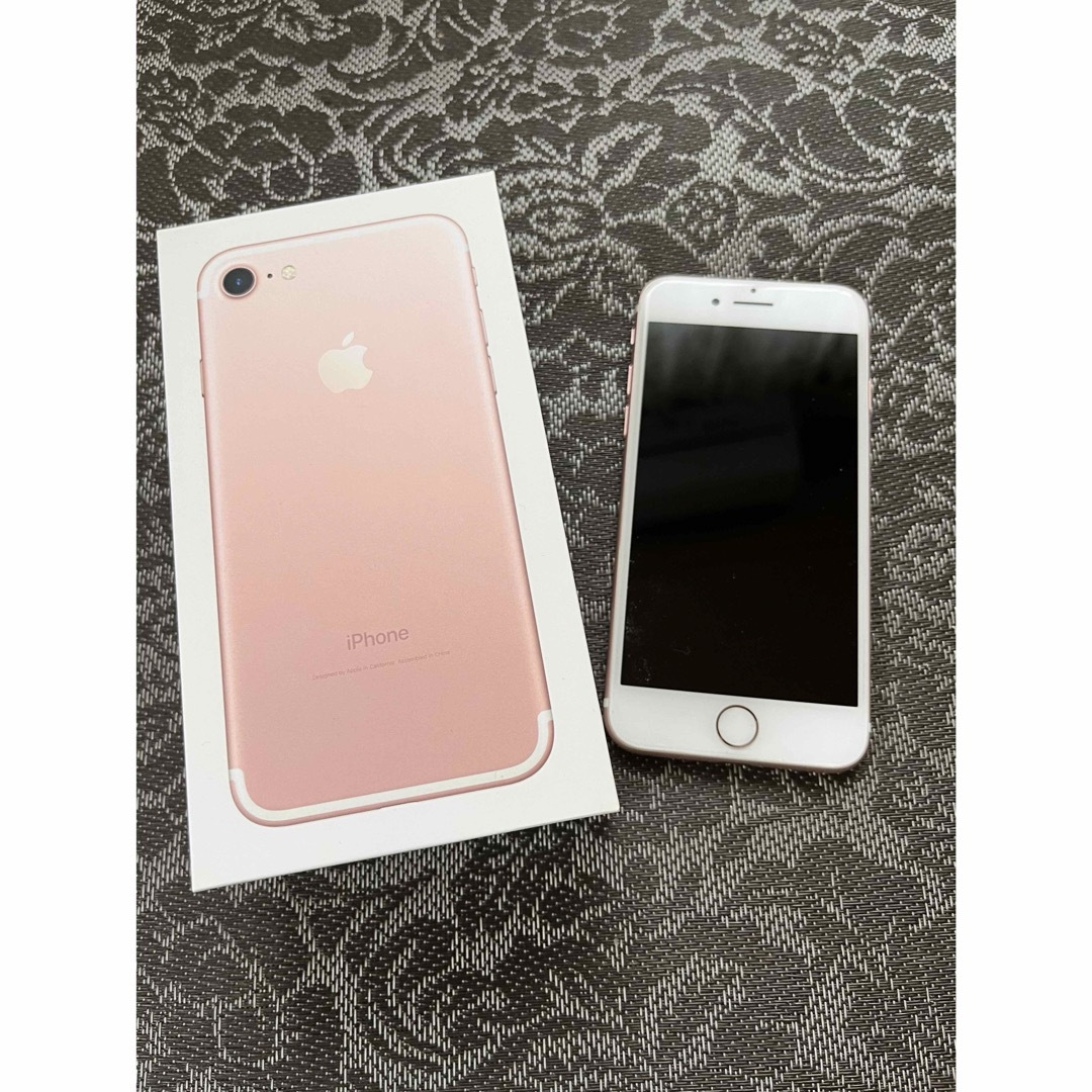Apple iPhone 7 (Used) - スマートフォン本体 Apple iPhone 7 (Used) - スマートフォン本体