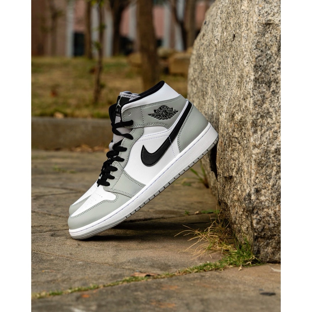 27.5《新品》NIKE AIR JORDAN 1 MID グレー ブラック 27.5《新品》NIKE AIR JORDAN 1 MID グレー ブラック
