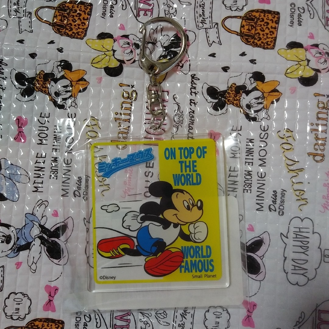 Disney(ディズニー)のレトロ ミッキー キーホルダー ① エンタメ/ホビーのアニメグッズ(キーホルダー)の商品写真