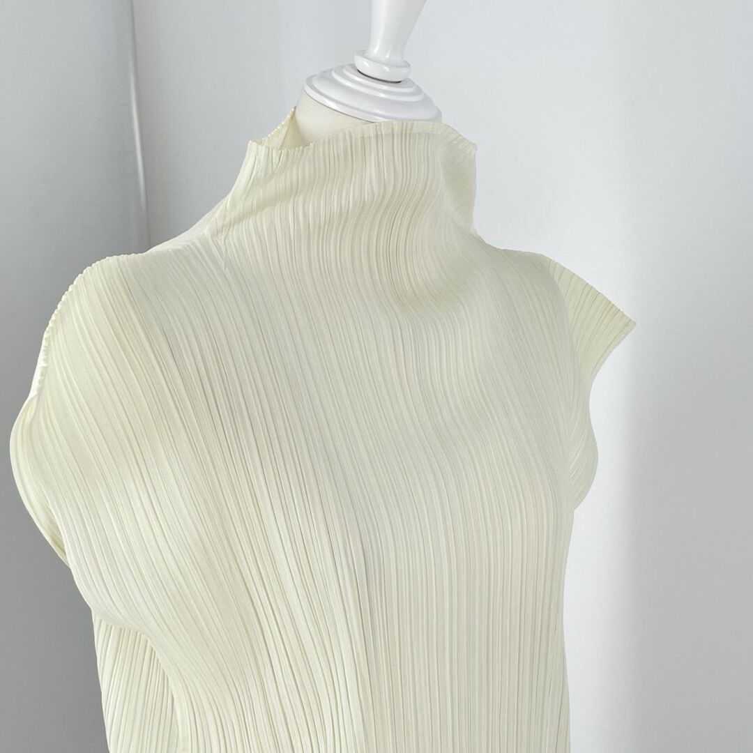 ISSEY MIYAKE カットソー プリーツ加工 ハイネック ノースリーブ ISSEY MIYAKE カットソー プリーツ加工 ハイネック ノースリーブ