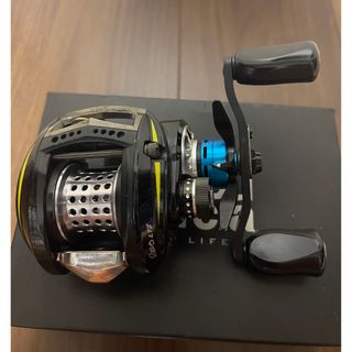 アブガルシア AE74 細かっ レッド 左巻き|ベイトリール(ルアー用) アブガルシア AE74 細かっ レッド 左巻き|ベイトリール(ルアー用)