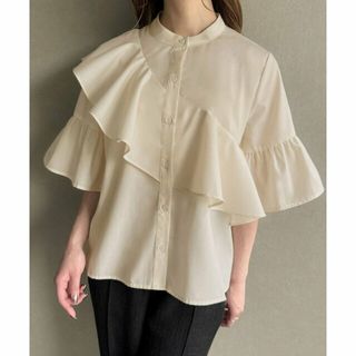 ジュノア(JUNOAH)の【クリーム】ラッフルデザインシャツブラウス(シャツ/ブラウス(長袖/七分))