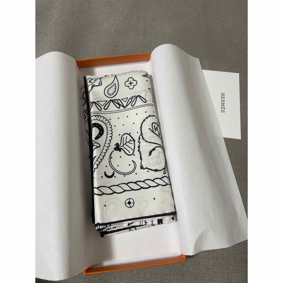 HERMES - 値下げ!新品未使用 エルメス シルクバンダナ アニマル HERMES - 値下げ!新品未使用 エルメス シルクバンダナ アニマル