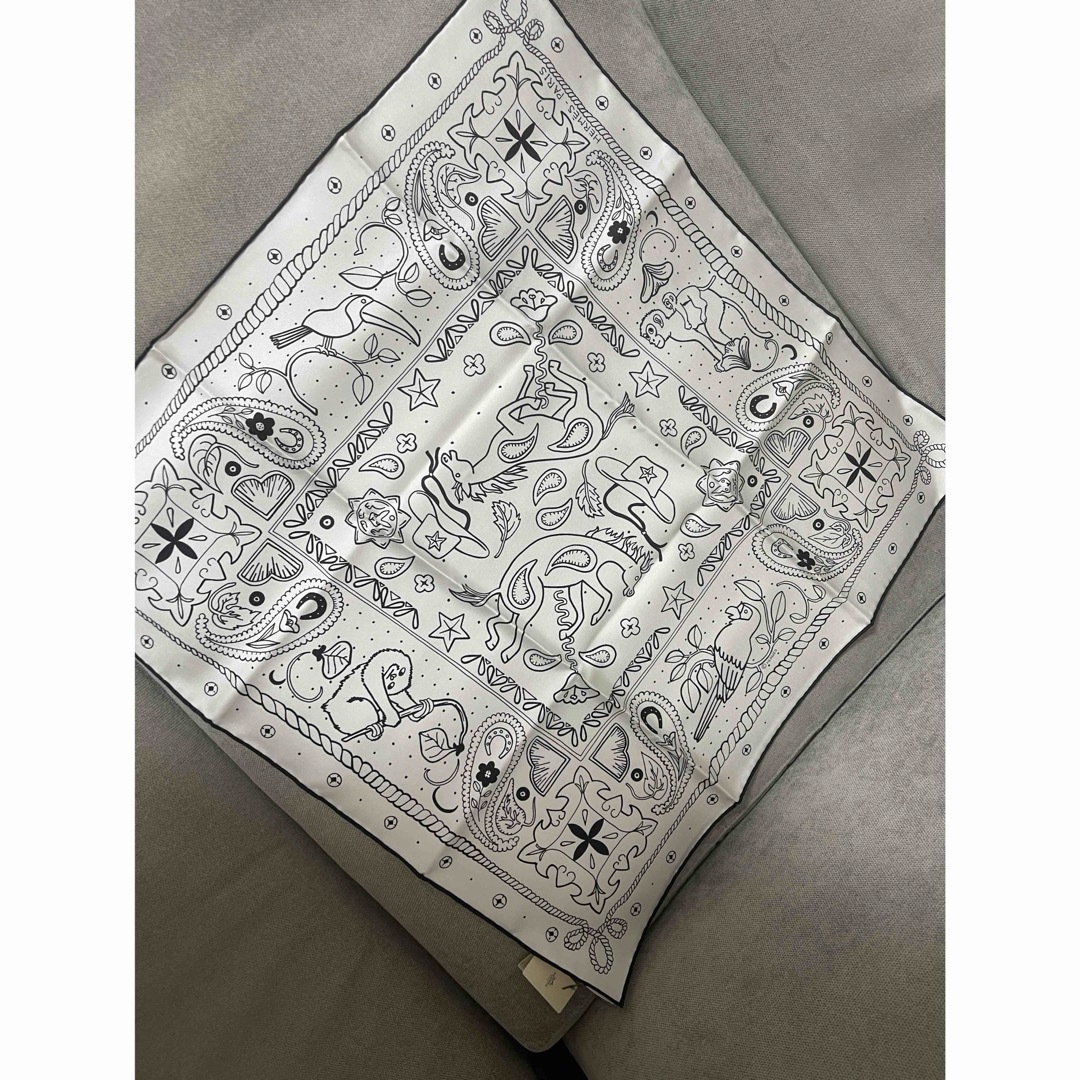 HERMES - 値下げ!新品未使用 エルメス シルクバンダナ アニマル HERMES - 値下げ!新品未使用 エルメス シルクバンダナ アニマル