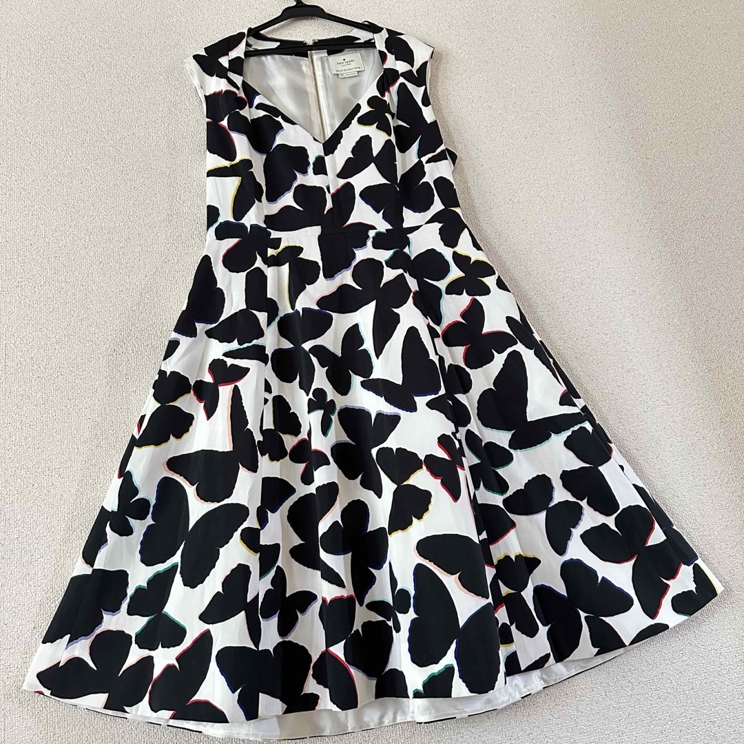 kate spade NEW YORK - 大きいKateSpadeサイズ12蝶々Vネック kate spade NEW YORK - 大きいKateSpadeサイズ12蝶々Vネック
