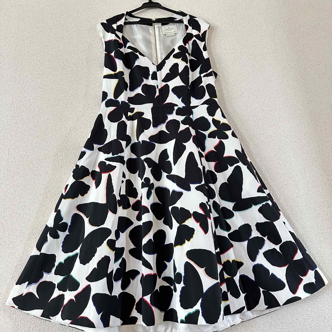 kate spade NEW YORK - 大きいKateSpadeサイズ12蝶々Vネック kate spade NEW YORK - 大きいKateSpadeサイズ12蝶々Vネック