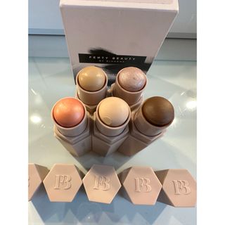 Sephora - 新品未使用 レアビューティー リキッドハイライターの Sephora - 新品未使用 レアビューティー リキッドハイライターの