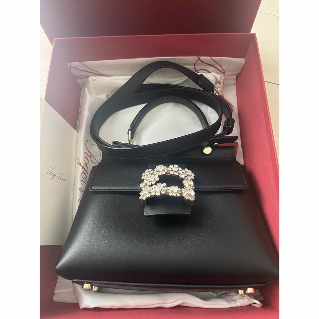 ROGER VIVIER - Roger Vivierヴィヴ カバ フラワー レザー ROGER VIVIER - Roger Vivierヴィヴ カバ フラワー レザー