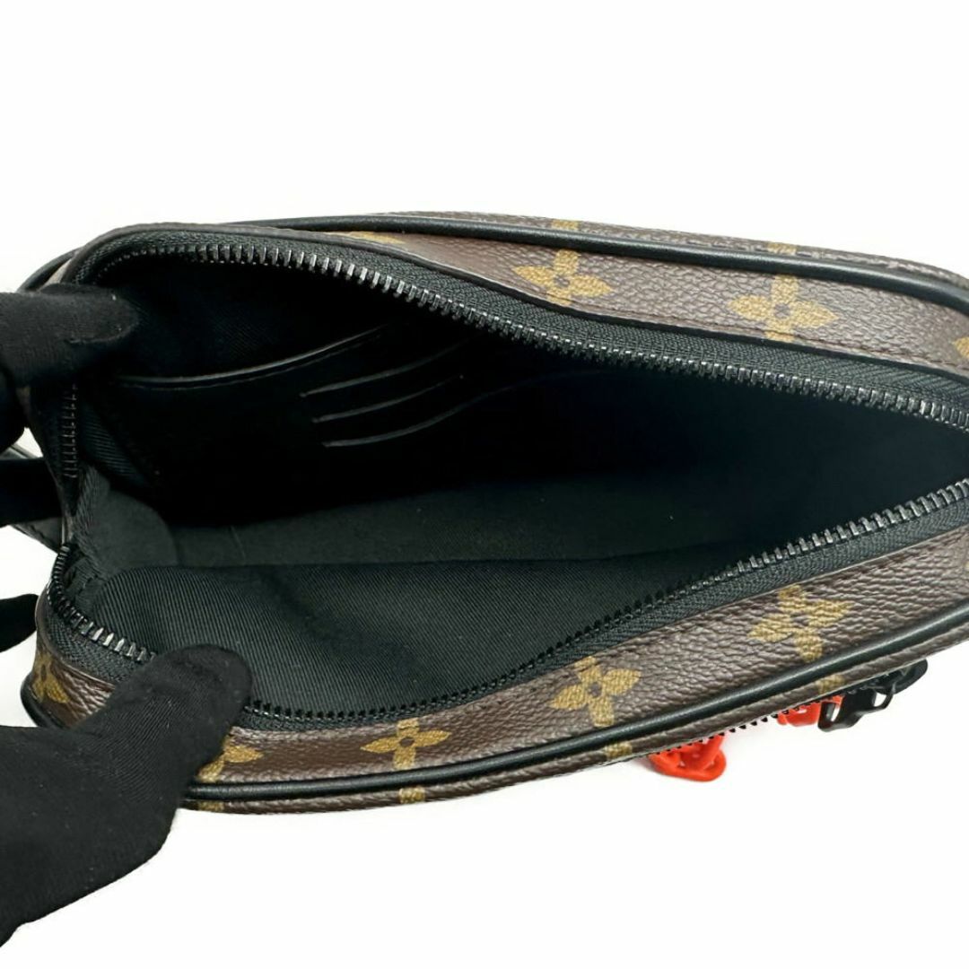 LOUIS VUITTON モノグラム ソーラーレイ ポシェットA4 ばっち LOUIS VUITTON モノグラム ソーラーレイ ポシェットA4 ばっち