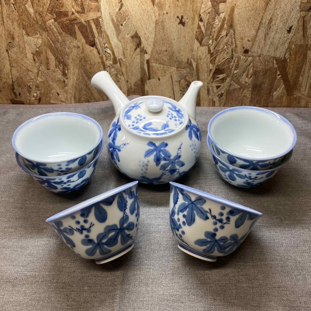 Nは1828】有田焼 西峰作 急須 湯呑み6客セット 葡萄柄の通販 by Nは1828】有田焼 西峰作 急須 湯呑み6客セット 葡萄柄の通販 by