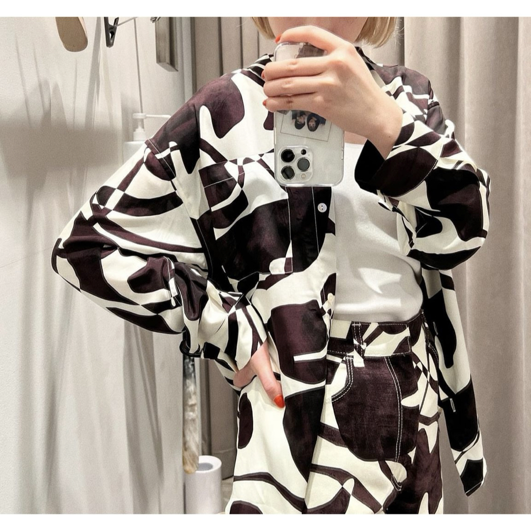 PHEENY - pheeny 柄シャツ リラックスシャツ 長袖 ブラウンの PHEENY - pheeny 柄シャツ リラックスシャツ 長袖 ブラウンの