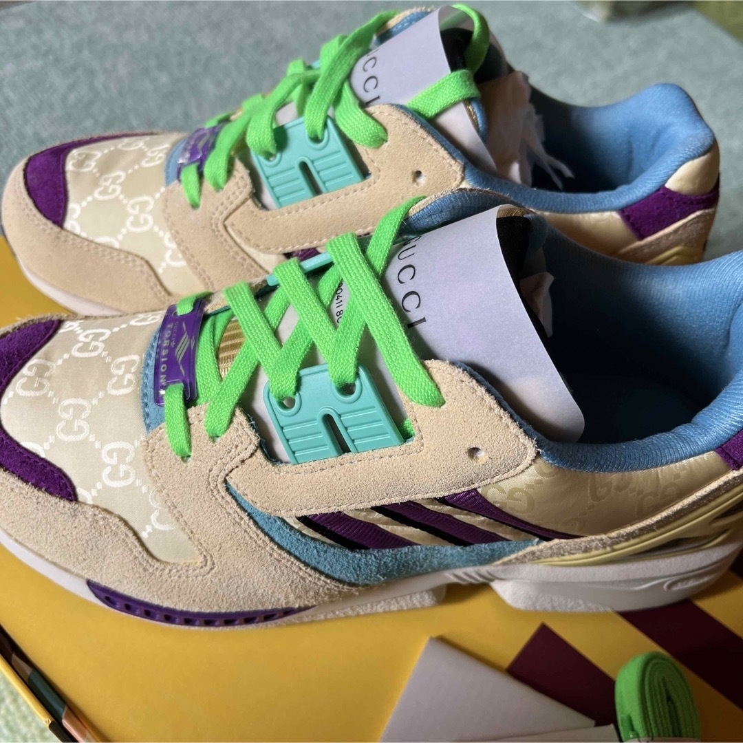 GUCCI - 新品 アディダス×グッチ コラボスニーカー 4 ZX8000 GG GUCCI - 新品 アディダス×グッチ コラボスニーカー 4 ZX8000 GG