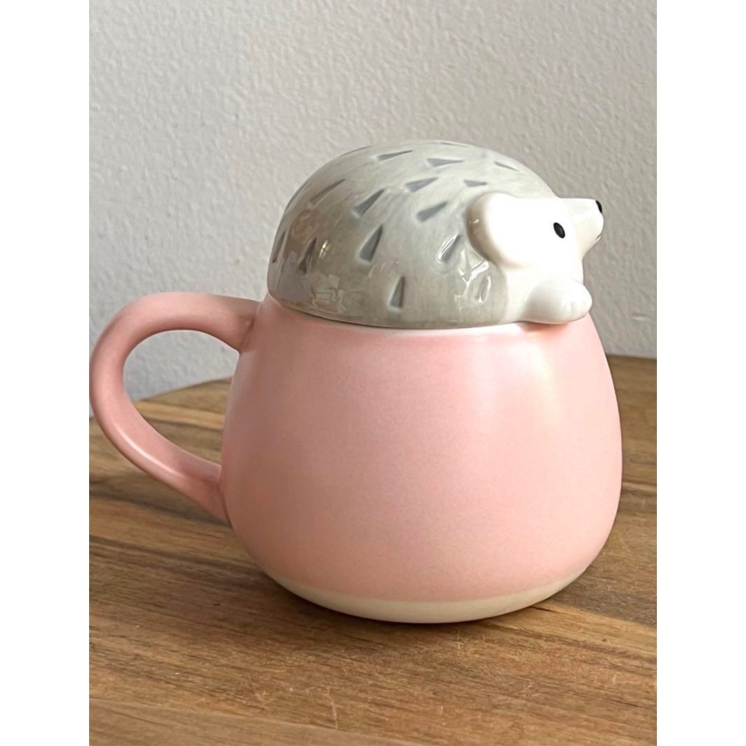 【新品】ハリネズミの蓋付きマグカップ インテリア/住まい/日用品のキッチン/食器(グラス/カップ)の商品写真
