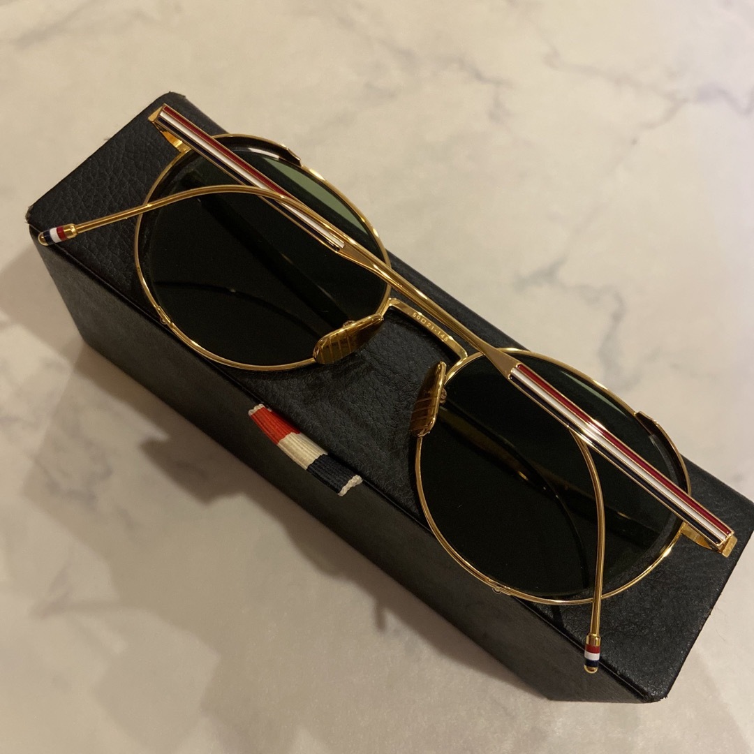 THOM BROWNE - ☆ トムブラウン ☆ゴールド ラウンド 大人気 THOM BROWNE - ☆ トムブラウン ☆ゴールド ラウンド 大人気