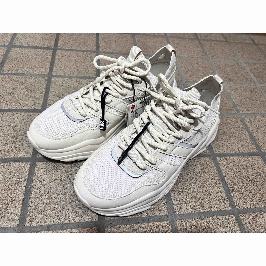 ZARA - ZARAランニングスニーカー(39)の通販 by フィナンシェ ZARA - ZARAランニングスニーカー(39)の通販 by フィナンシェ