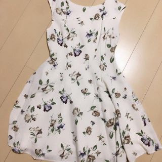 ノエラ(Noela)の【美品】Noela フラワーワンピース(ひざ丈ワンピース)