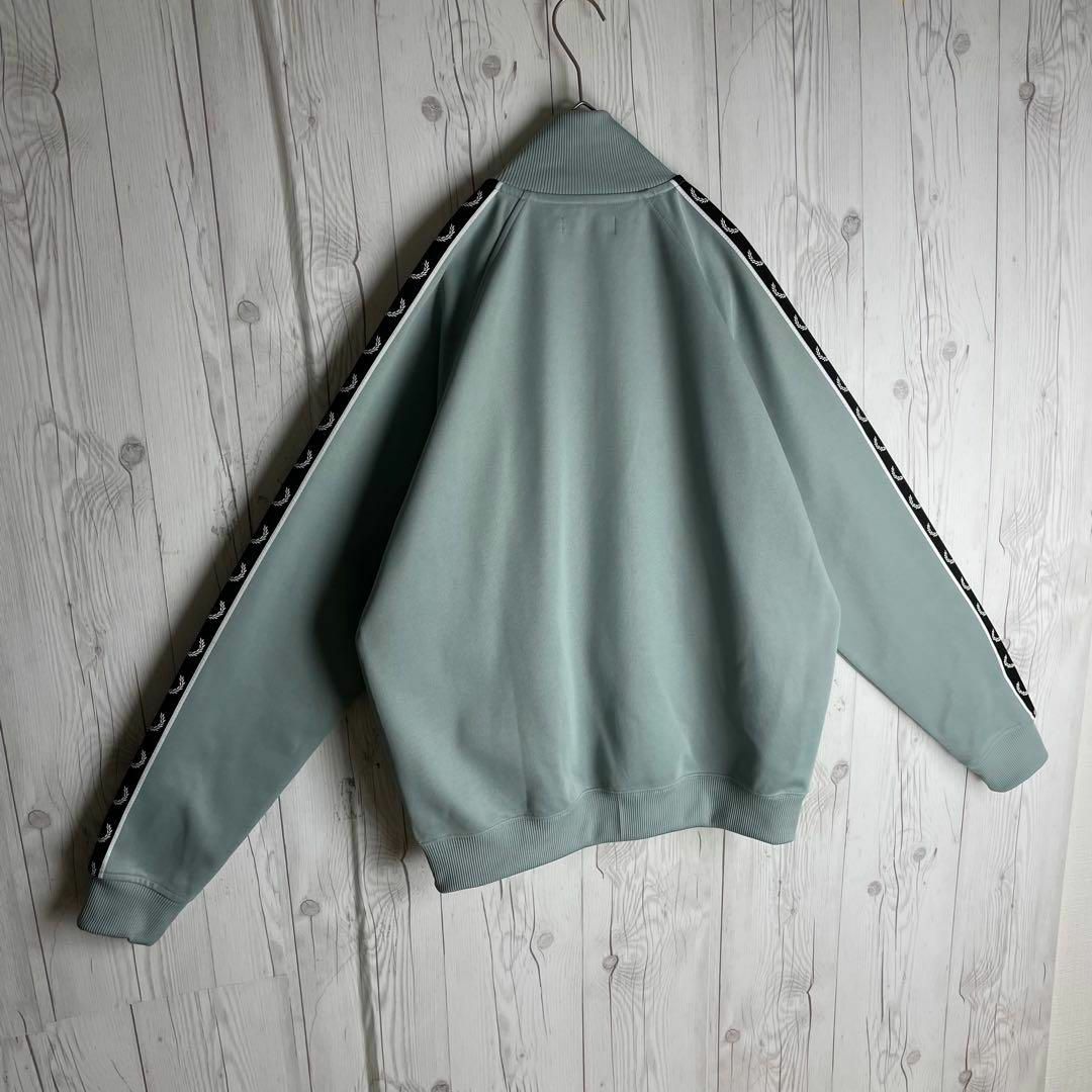 FRED PERRY - 【超激レア】フレッドペリー☆刺繍ロゴ トラック FRED PERRY - 【超激レア】フレッドペリー☆刺繍ロゴ トラック