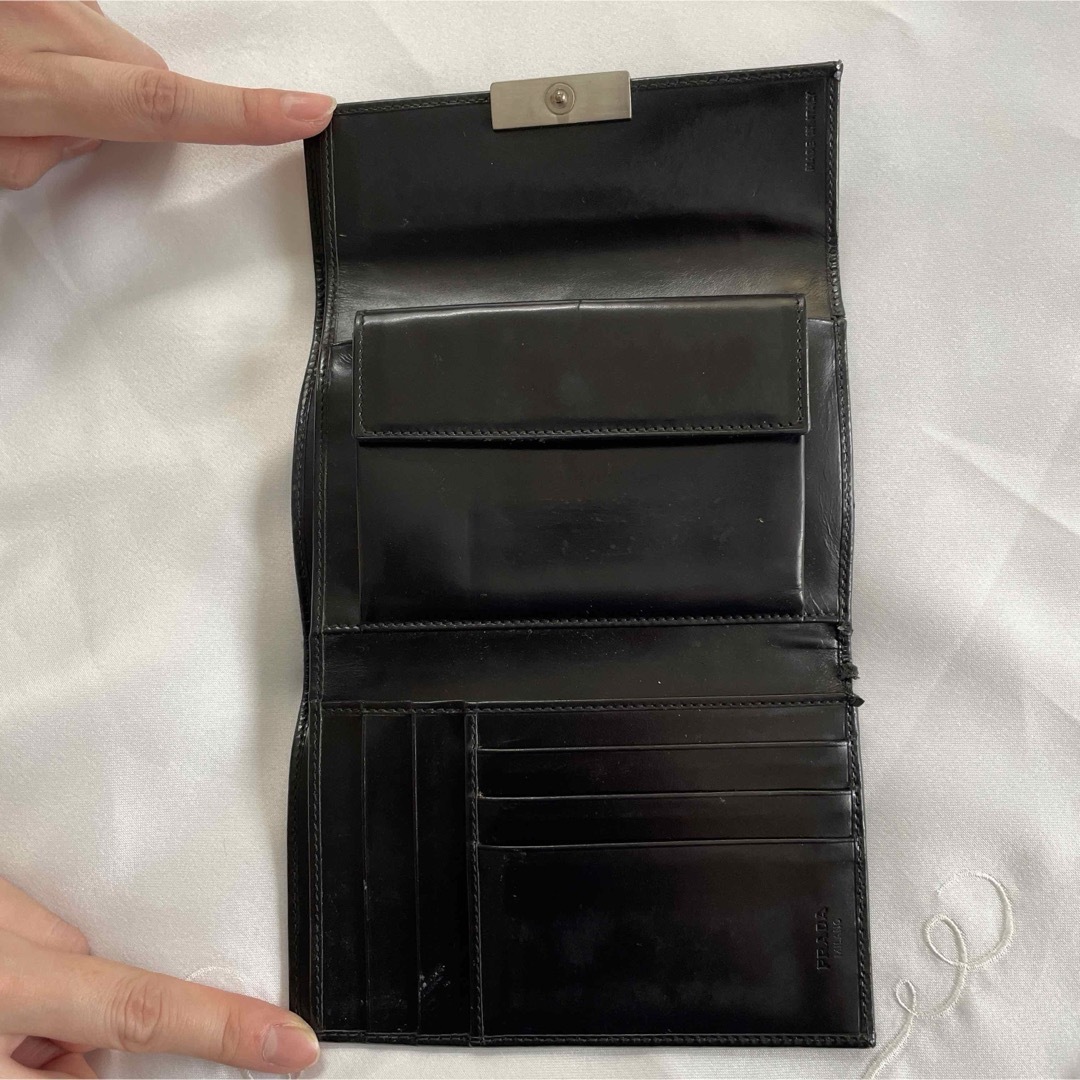 PRADA - お値下げしました! PRADA 二つ折り財布 ブラックの通販 PRADA - お値下げしました! PRADA 二つ折り財布 ブラックの通販