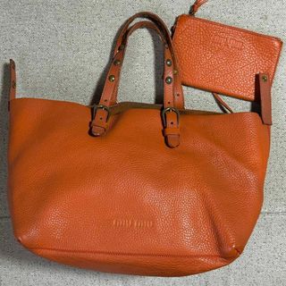 MIU MIU(バッグ ・ オレンジ/橙色系)のフリマアイテム一覧 MIU MIU(バッグ ・ オレンジ/橙色系)のフリマアイテム一覧