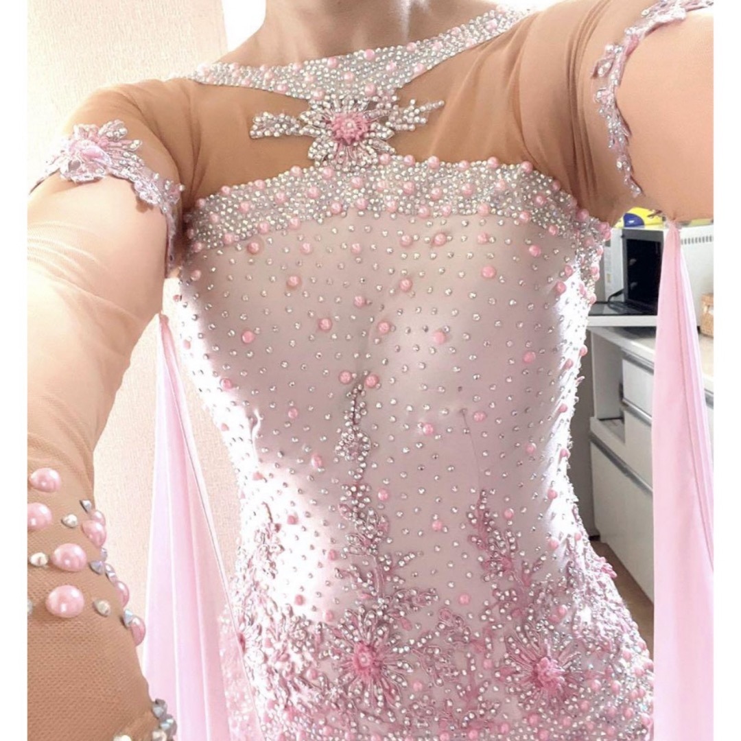 ダイヤ宝石 ピンク色ワンピース 社交ダンス 競技レース用ドレス ダイヤ宝石 ピンク色ワンピース 社交ダンス 競技レース用ドレス