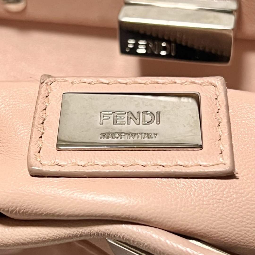 FENDI - FENDI フェンディ ピーカブー ミニ レザー フラワー FENDI - FENDI フェンディ ピーカブー ミニ レザー フラワー