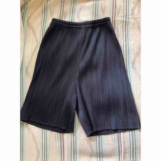PLEATS PLEASE ISSEY MIYAKE(ショートパンツ)のフリマアイテム一覧 PLEATS PLEASE ISSEY MIYAKE(ショートパンツ)のフリマアイテム一覧