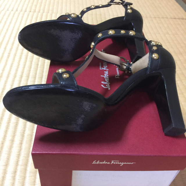 Salvatore Ferragamo(サルヴァトーレフェラガモ)の【最終値下げ】美品‼︎フェラガモのサンダル レディースの靴/シューズ(サンダル)の商品写真