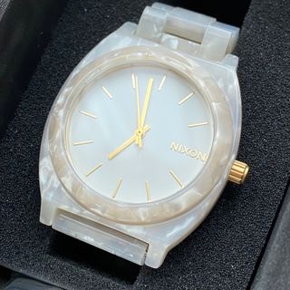NIXON(ゴールド/金色系)のフリマアイテム一覧 NIXON(ゴールド/金色系)のフリマアイテム一覧