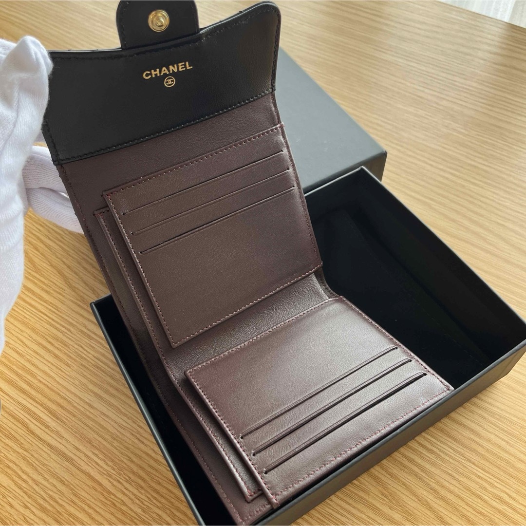 CHANEL - シャネル♡コンパクトウォレット 三つ折り財布 黒の CHANEL - シャネル♡コンパクトウォレット 三つ折り財布 黒の